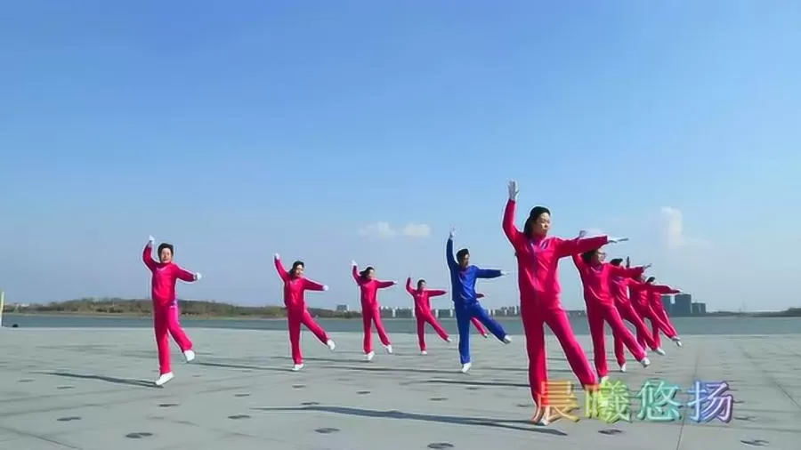 五哥是谁？他的健身操新操28套完整版，满春和他闹翻了吗？