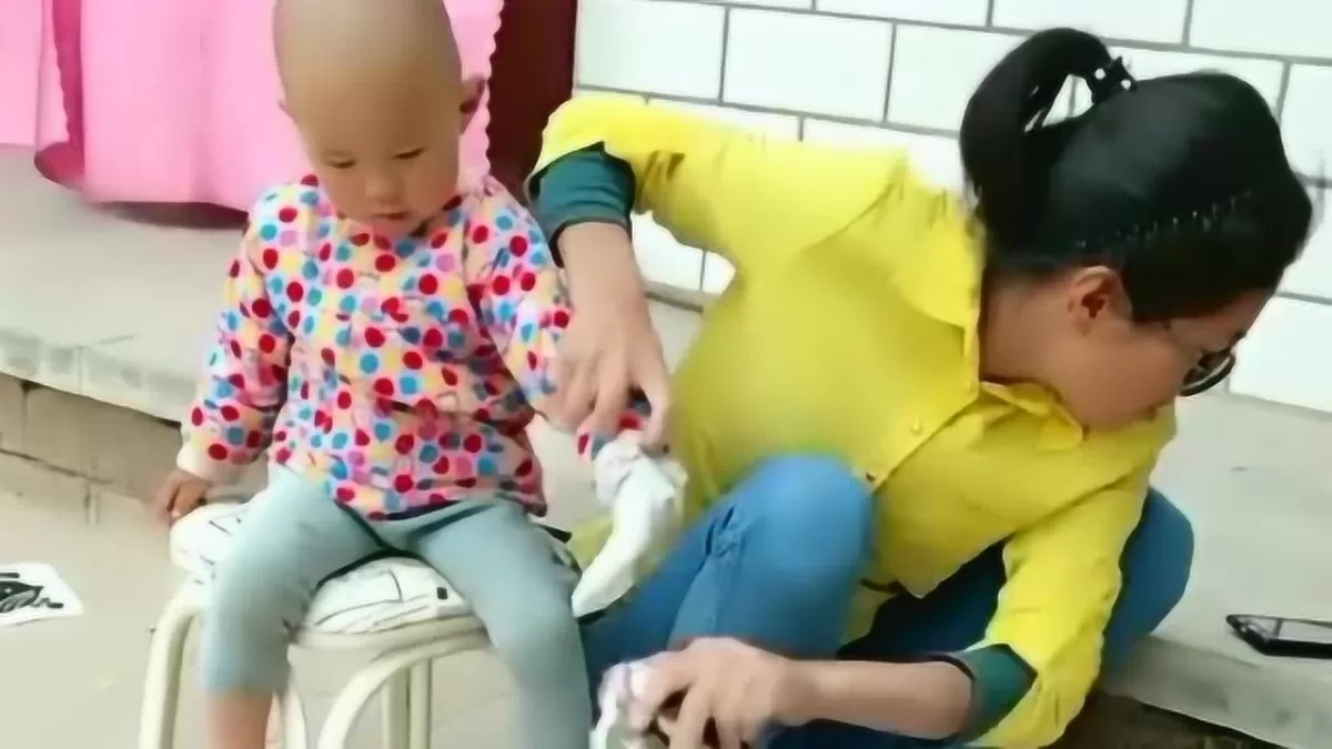 兼职副业卖袜子靠谱不？上班族宝妈在家能做这个副业赚钱吗？