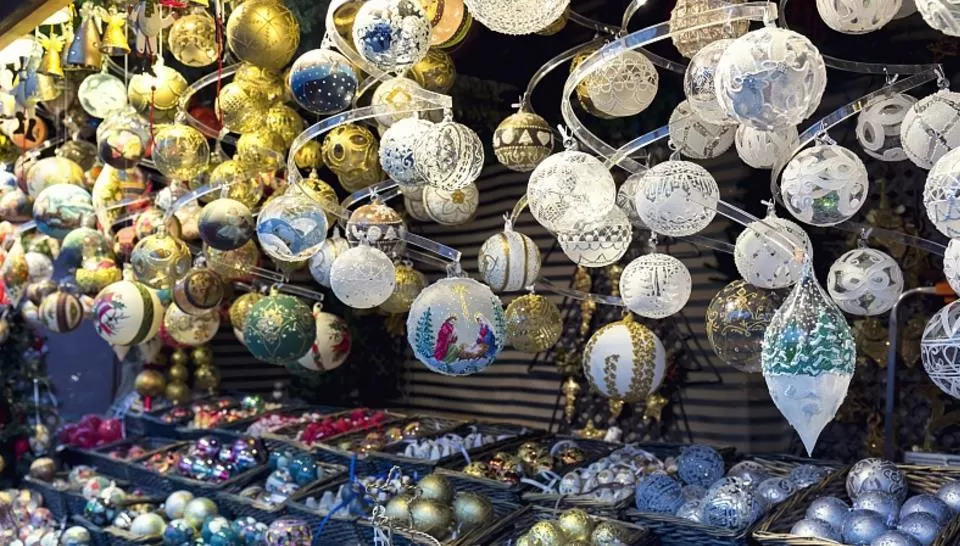 互动聊天副业赚钱不，情侣小游戏居家当副业能赚零花钱吗？