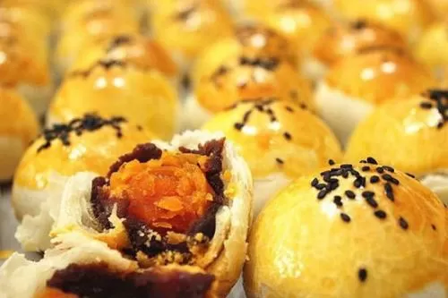 云轩妈副业做轩妈蛋黄酥赚钱？多少钱一盒好吃又低热量？