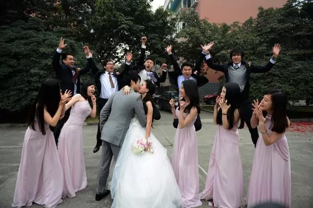 当伴郎伴娘要满足啥要求？兼职未婚人数份子钱这些事都得注意？