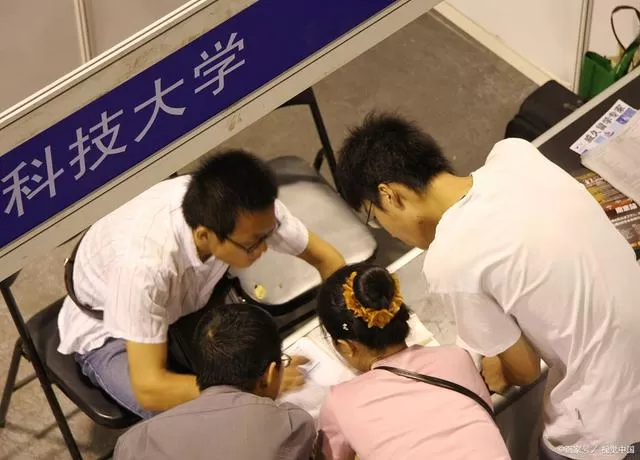 弱电副业适合女性上班族做吗？靠谱副业这样找行不行？