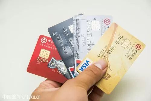 信用卡业务搞副业合法吗，明星搞点副业真的很合理吧？