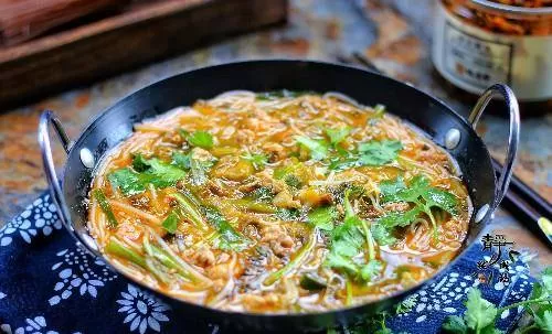 兼职做米线靠谱不？家常做法材料好找做起来简单又好吃？