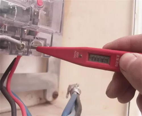 兼职做电笔靠谱吗？测零线火线新手怎么上手，副业好做？