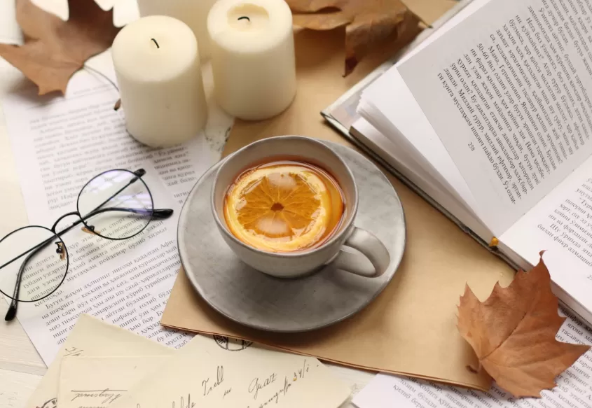 上班族晚上兼职副业创业，时间两三小时可行吗？赚钱路子多吗？