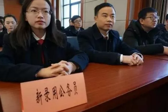 事业单位、公职人员、大学老师、高校研究员，谁能兼职律师？