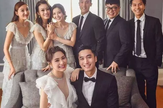 兼职伴郎当好了没？摆拍姿势、人数份子钱这些讲究你都懂？