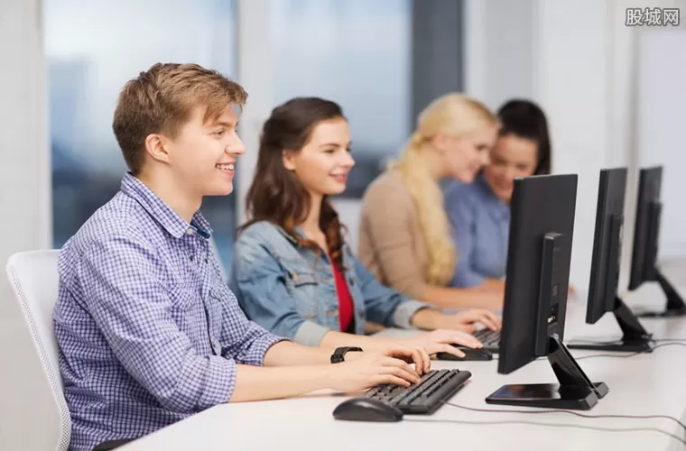 乡镇上班族适合做哪些副业，女生也能轻松赚钱的靠谱选择？