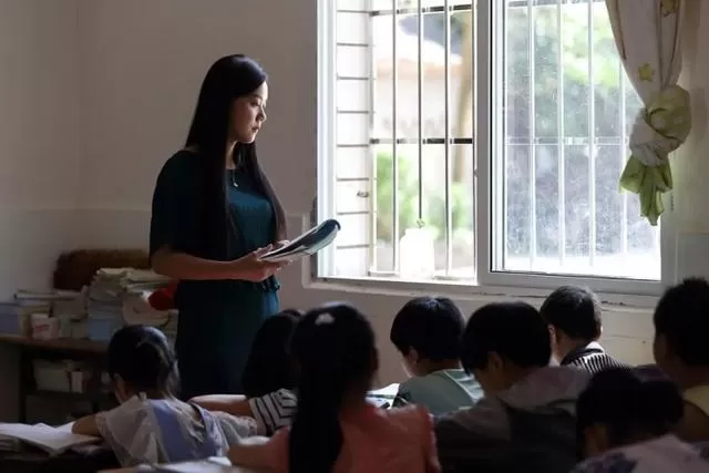 乡村教师做副业，有哪些不违规又能闷声赚钱的好路子可以选？