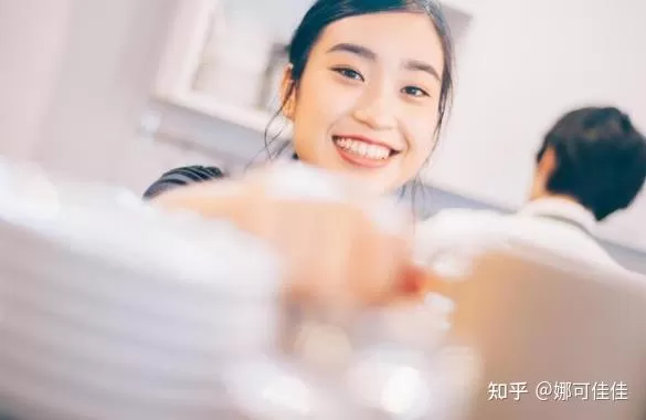 上班族女性副业有哪些？不用改行还能赚钱，晚上也能做？