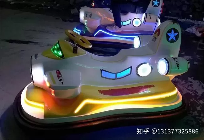 上班族下班后南方公园摆摊副业好不好做？卖啥小玩意儿比较抢手？