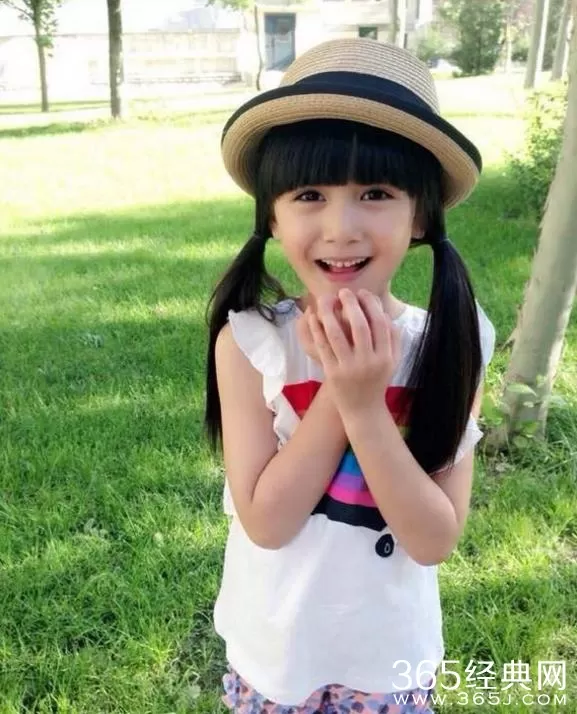 00后女生兼职做主持，到底能不能找到适合自己的校园主持机会？
