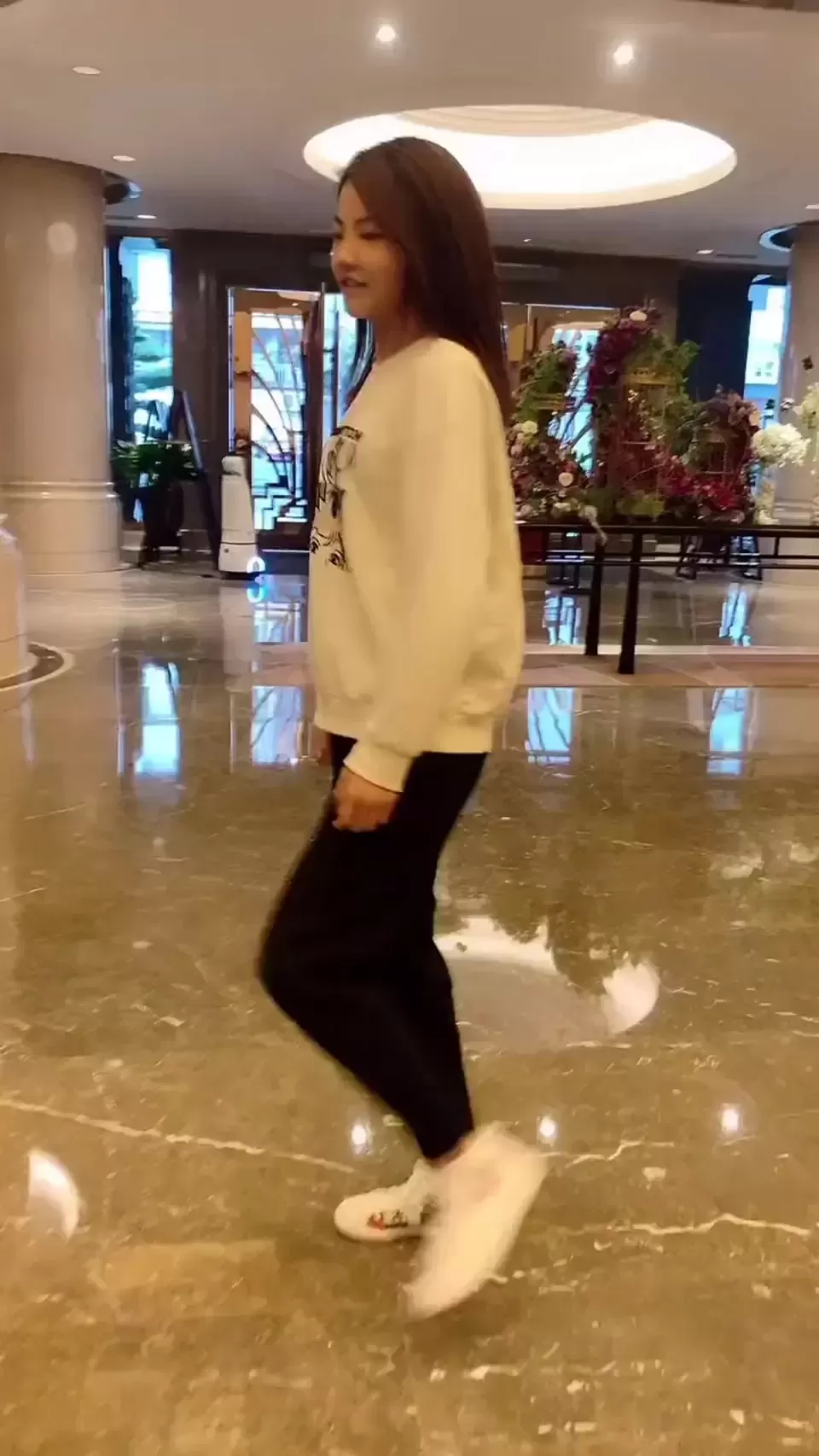 00后女生创业做副业哪些小项目也比较适合一个人干又赚钱？